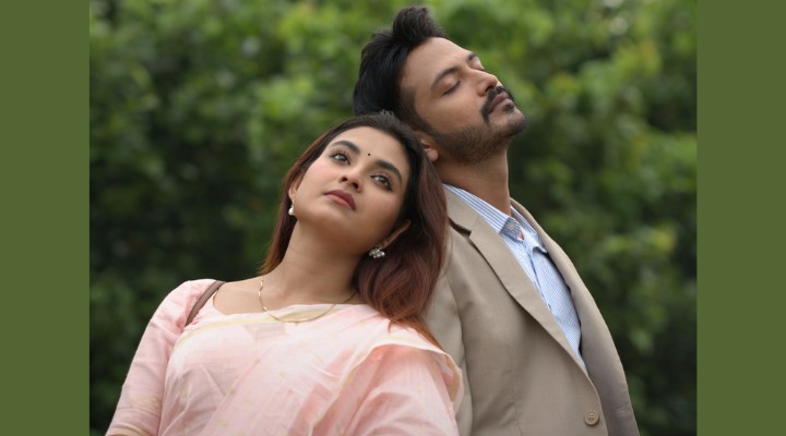 আলোচনায় রঙ্গন-এ প্রকাশিত নাটক ‘তুমি যখন এলে’